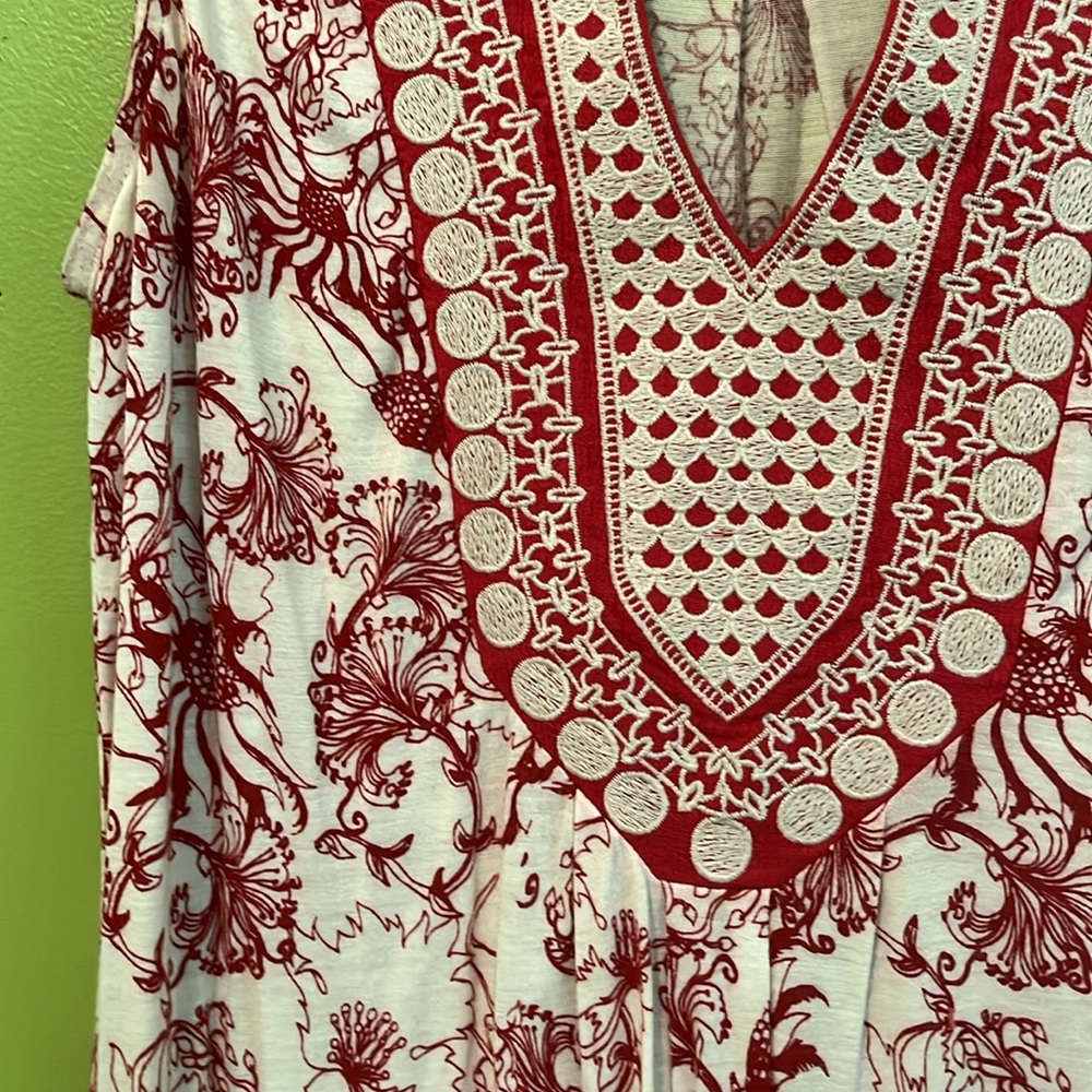 EUC Common Thread Embroidered Top - Picture 2 of 6